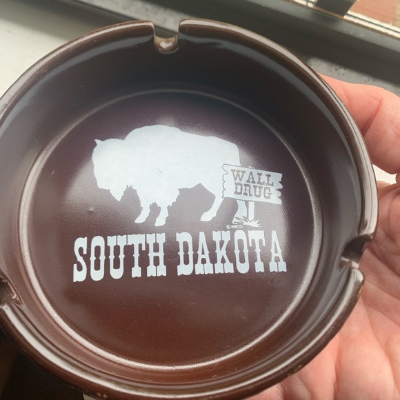 South Dakota ashtray - Picture 2 of 5
